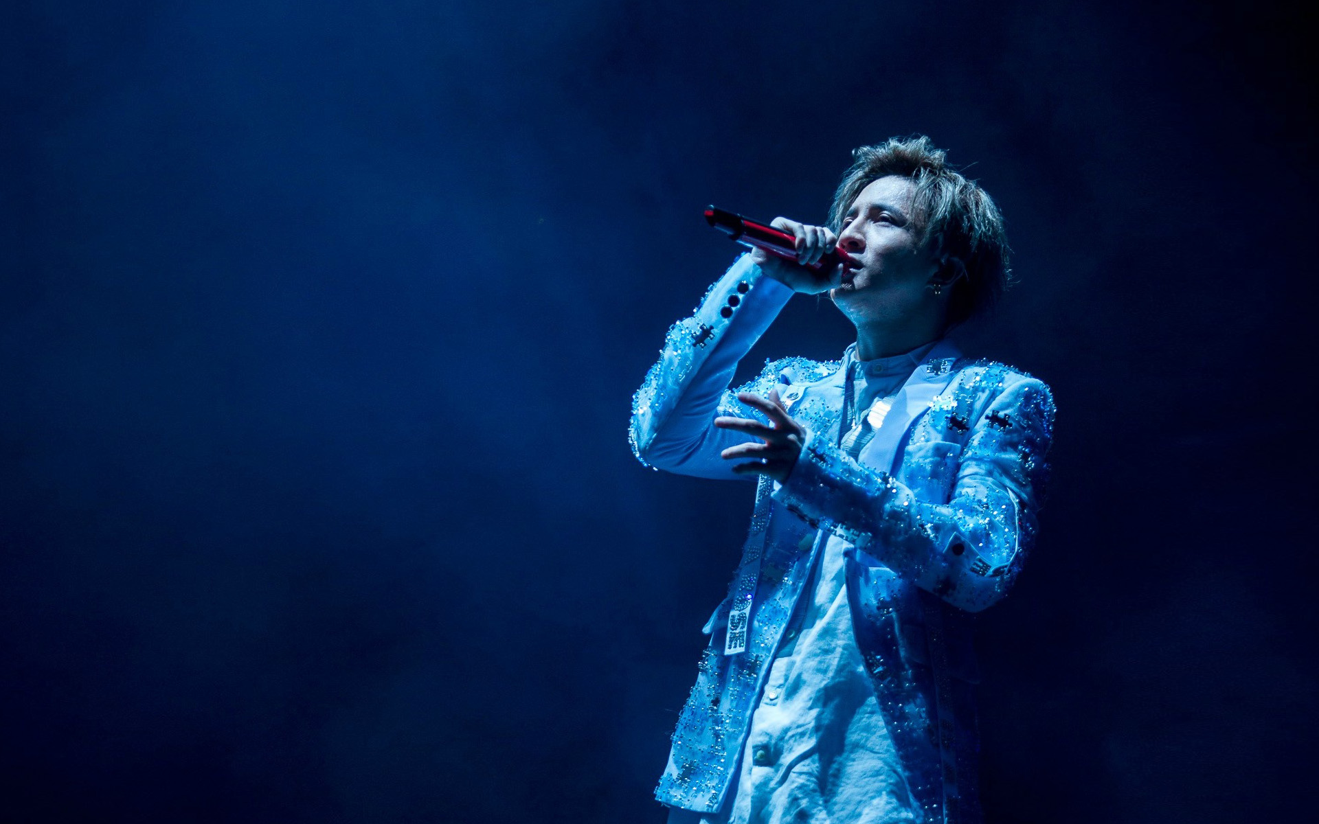 普通人如何提高ktv唱歌水平,怎样在ktv中唱歌最好听