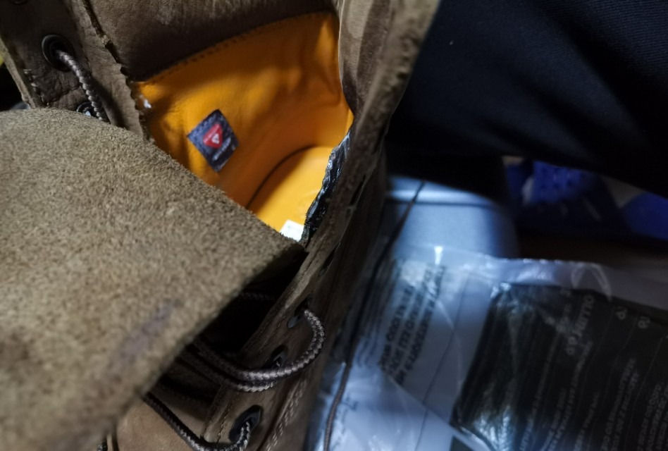 踢不烂大黄靴磨脚踝,踢不烂马丁靴磨脚吗