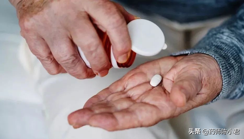 得过脑出血可以吃布洛芬吗,得过脑出血能吃他汀吗