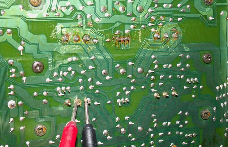 修一台建伍高端功放内部线路不亚于一台黑白电视机