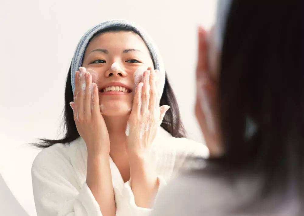 痘痘肌怎么护肤比较好,痘痘肌如何护肤学生