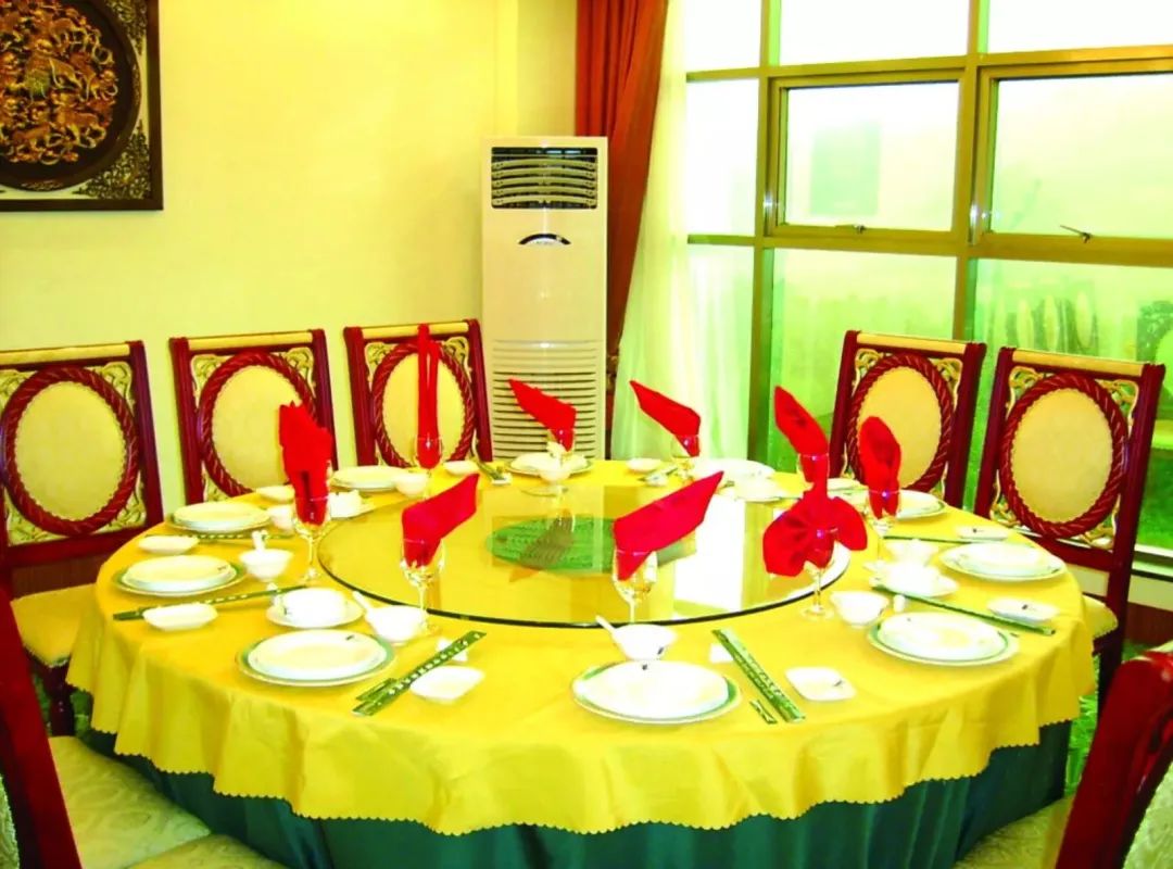 原生态山地球场,国内天然草坪球场