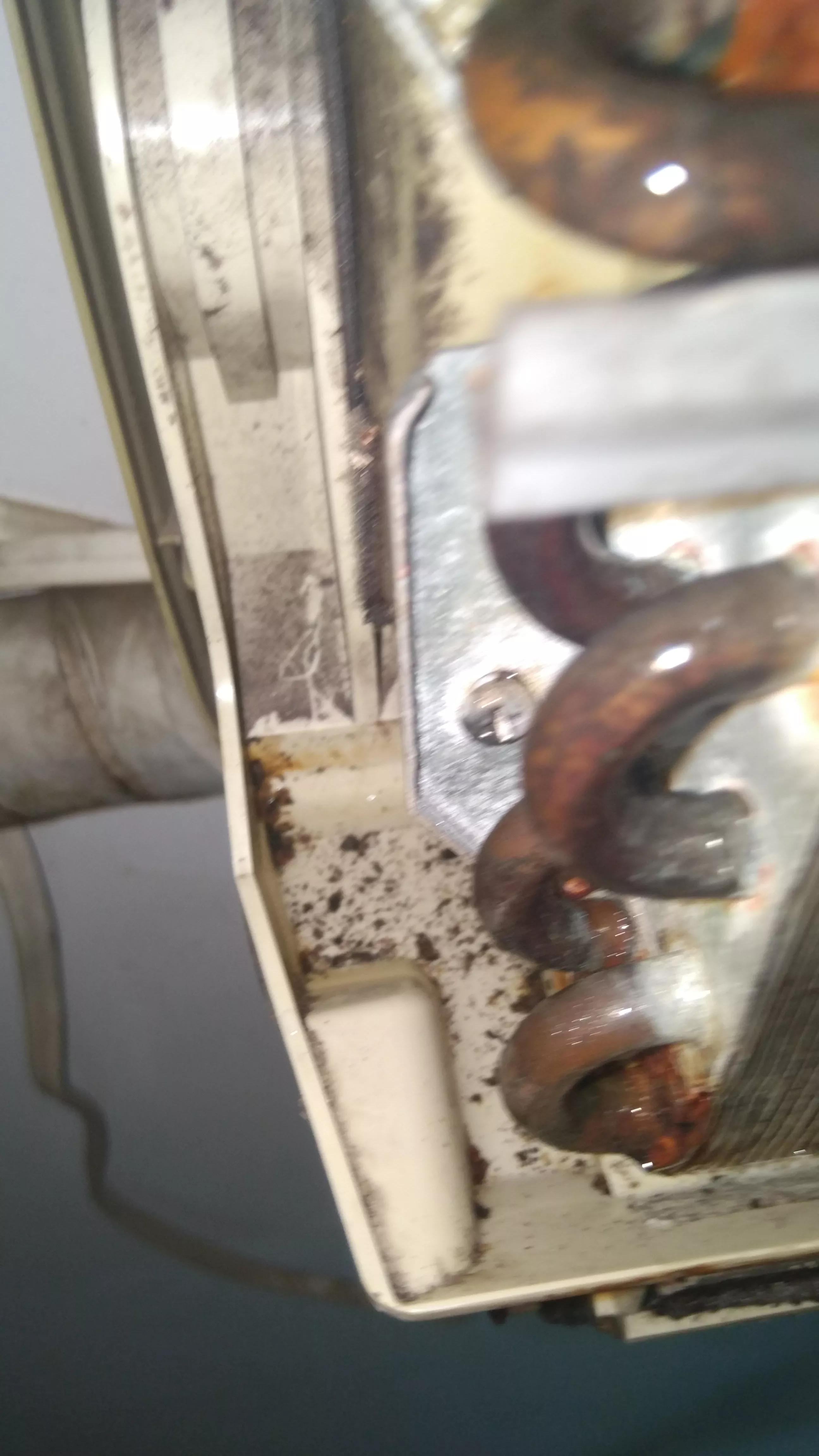 空调内机漏水怎么拆卸视频教程,海尔空调内机漏水解决方法视频