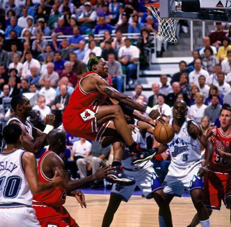 直臂打手犯规吗,运球打手算犯规