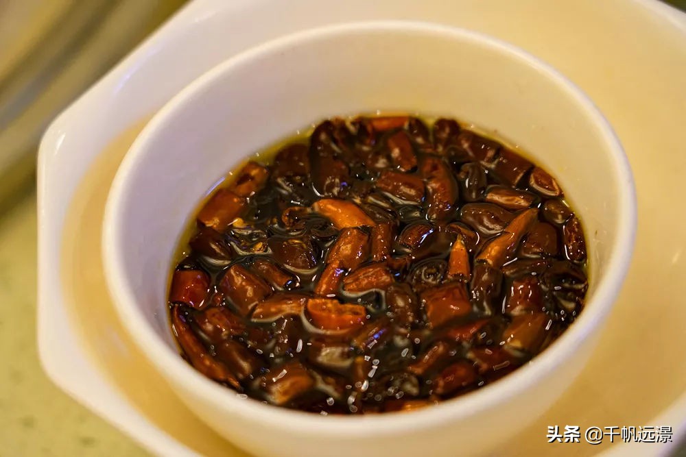 阳春四月迎来春,阳春四月槐花香