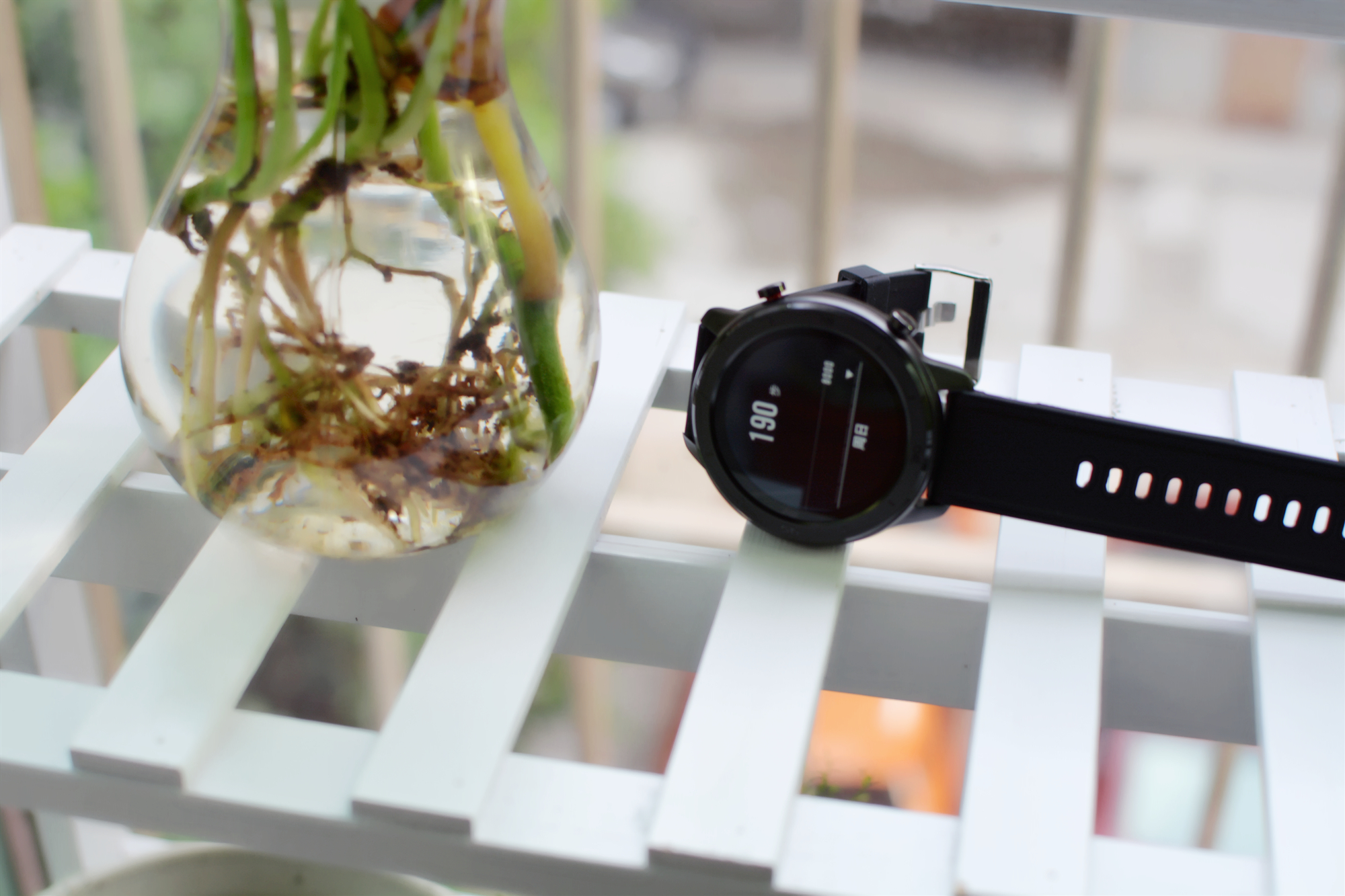 戴上智能手环进行户外运动,带上vivos15去旅行