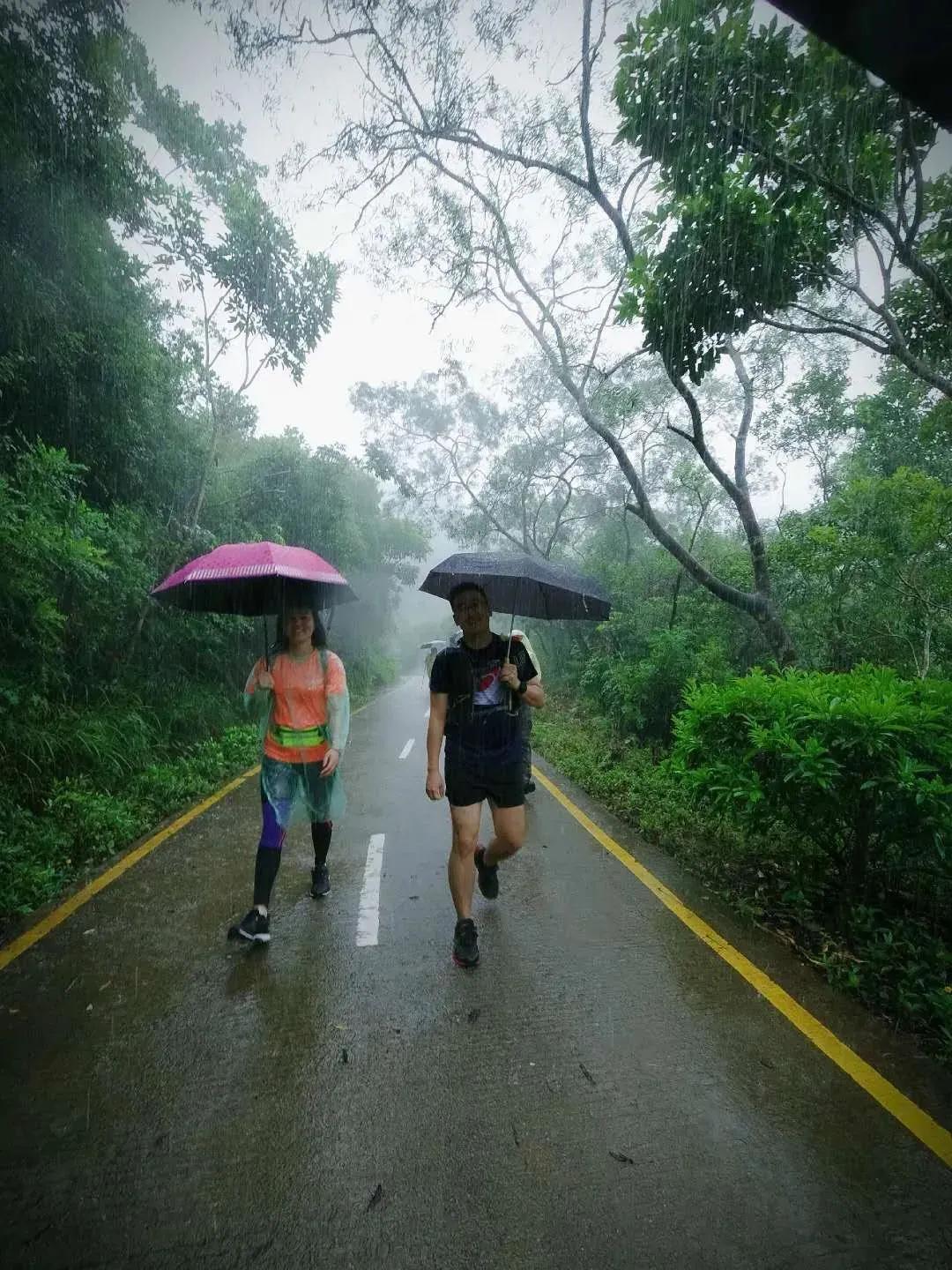 跑向沙9|哈工大沙9马峦山负重训练