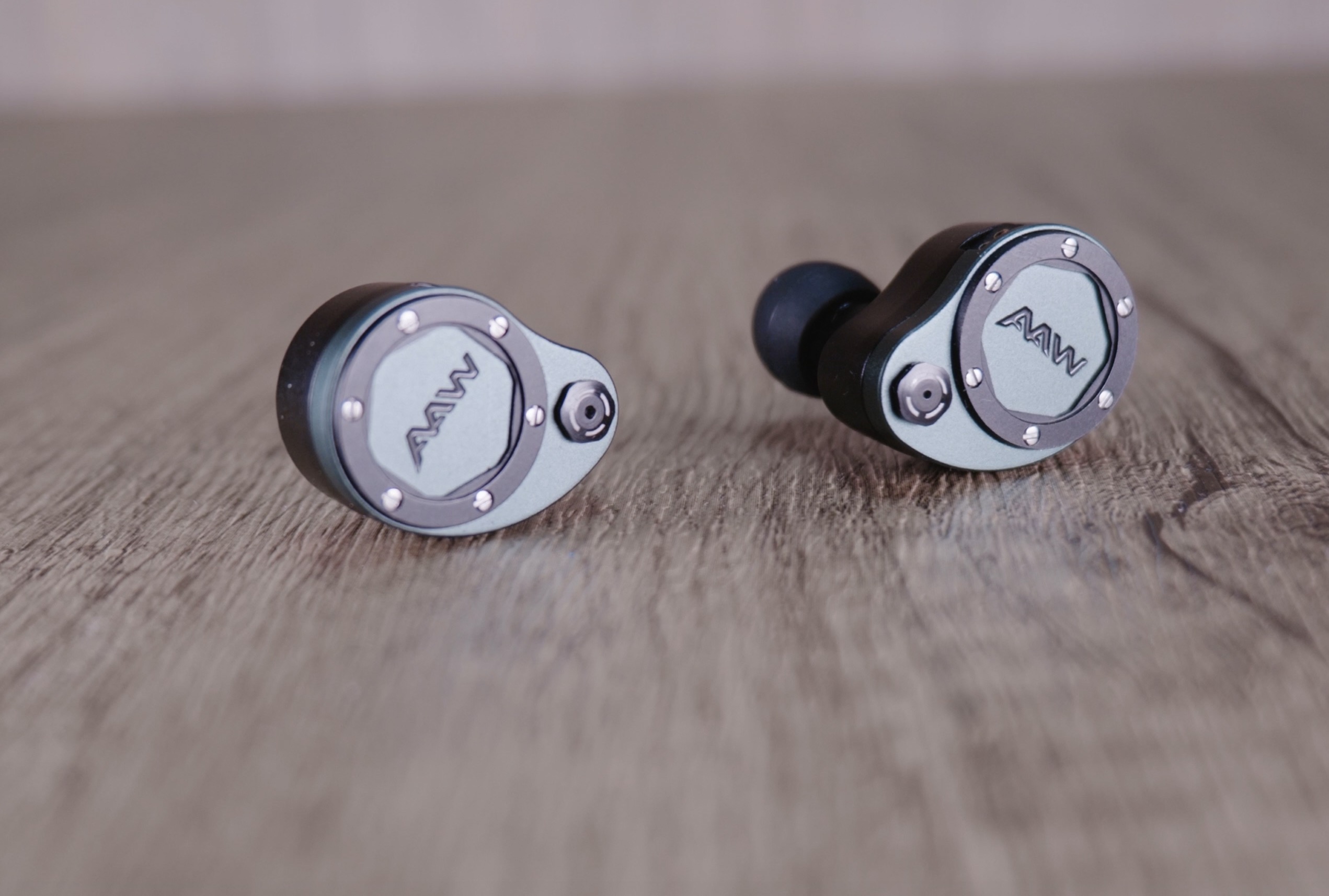 stax009s静电耳机测评,静电耳机和动铁耳机的优缺点