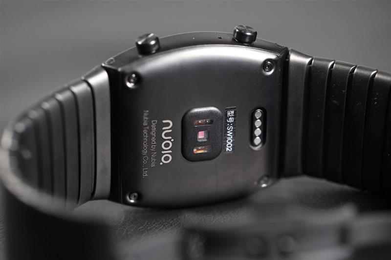 厉害啦！折叠屏努比亚腕机阿尔法评测：钢铁侠的技能被它实现