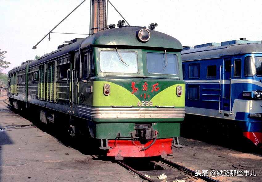 东方红内燃机车历史介绍,东方红1型内燃机车投入使用