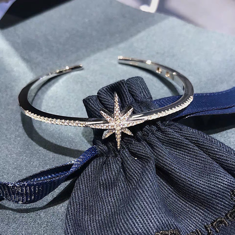 选择正确的配饰让你的气质提升起来