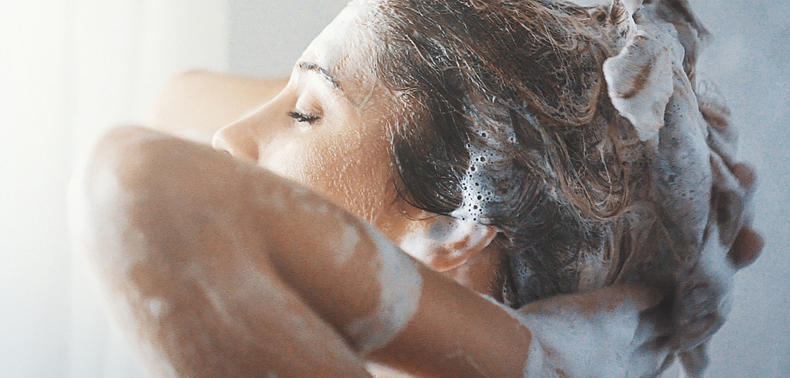 洗发时头发很枯该怎么护理,头发干枯洗发前护理