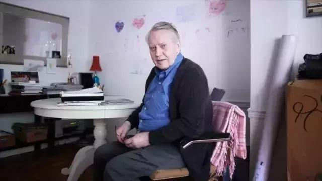 戴15元手表,租一居室,秘密捐出560亿,他真正活出了上帝模样!