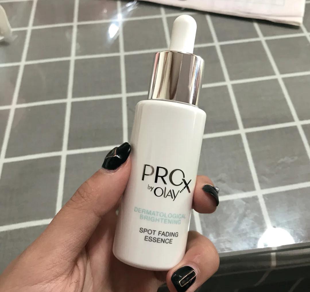 olay双小白搭配娇韵诗精华,olay淡斑精华和娇韵诗使用顺序