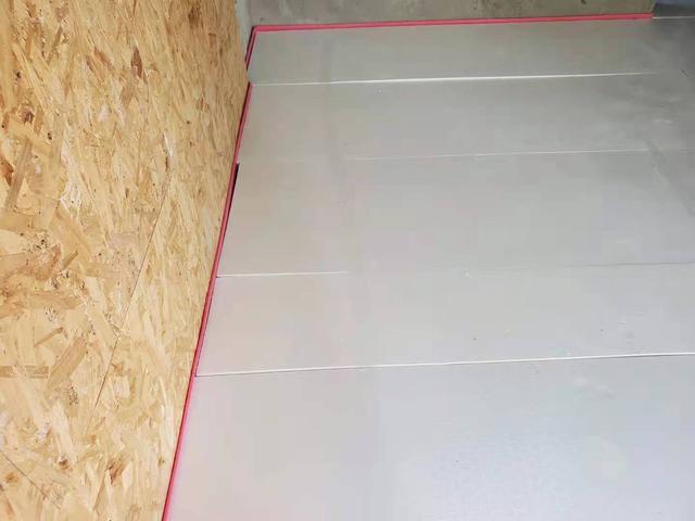 地暖如何安装不会导致地板破裂,地暖如何安装避免不循环