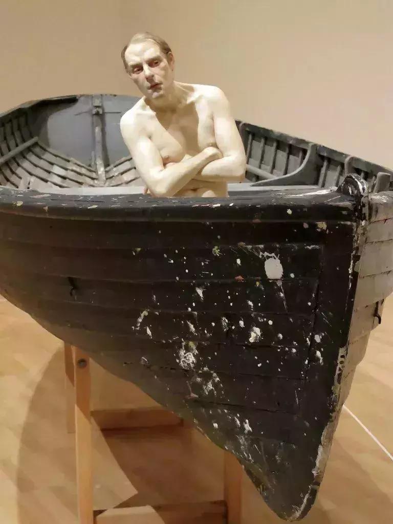 逼真雕塑人,真人雕塑吓人