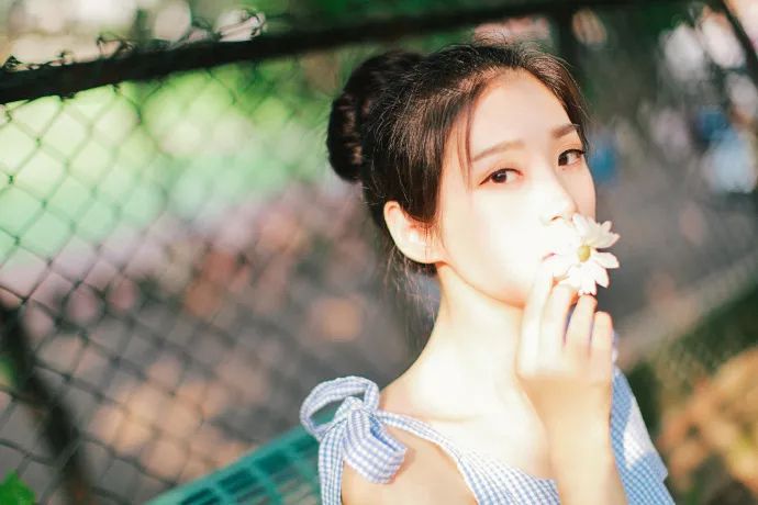 春天如何拍照摆姿势好看,48个拍照pose技巧拍出好看的照片