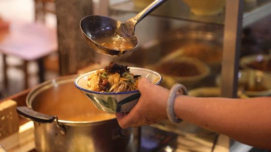 老海口人谁还记得20年前开在海员俱乐部的那家鸡饭店？我们找到了