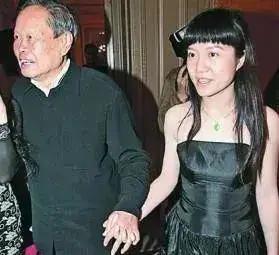 杨振宁对翁帆改嫁的事情怎么看呢,翁帆嫁给大自己54岁的杨振宁原因