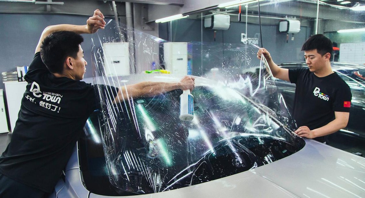 汽车玻璃贴膜是贴里面贴外边,汽车玻璃膜内外区别