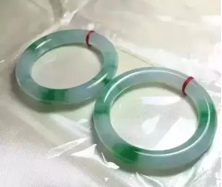 怎么买玉镯才能不会被坑,你的翡翠手镯买亏了吗
