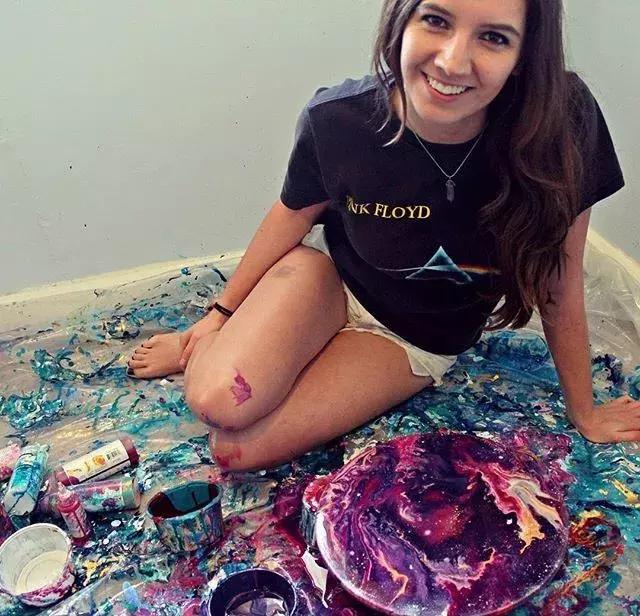 抽象画怎样画得简单又好看,看似复杂实则画起来简单的抽象画