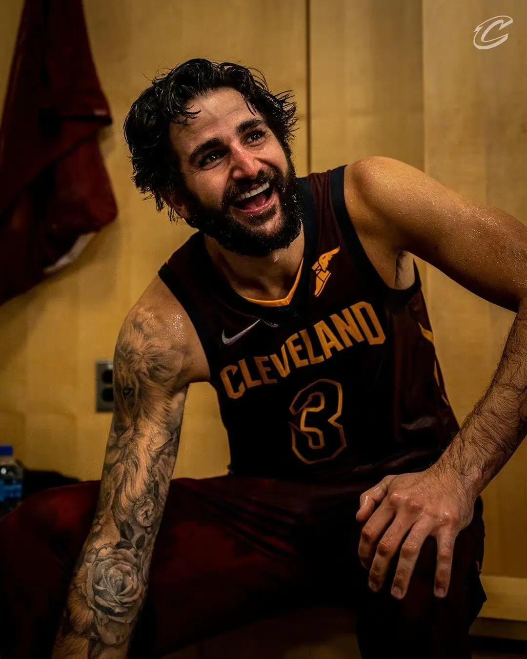 三分球9中8,三分9中6砍下26分