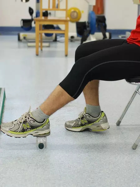 跟腱松解康复师,跟腱断裂康复训练教授