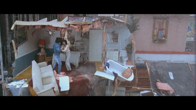 1995年成龙不要命的一跳，拿下8230万票房，让好莱坞也竖起大拇指