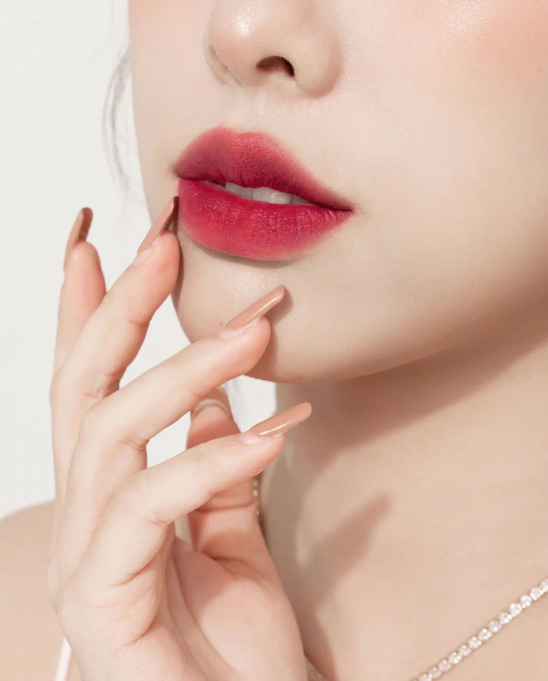 兰蔻豆沙色口红是什么颜色,兰蔻冷黄皮显年轻的口红色号