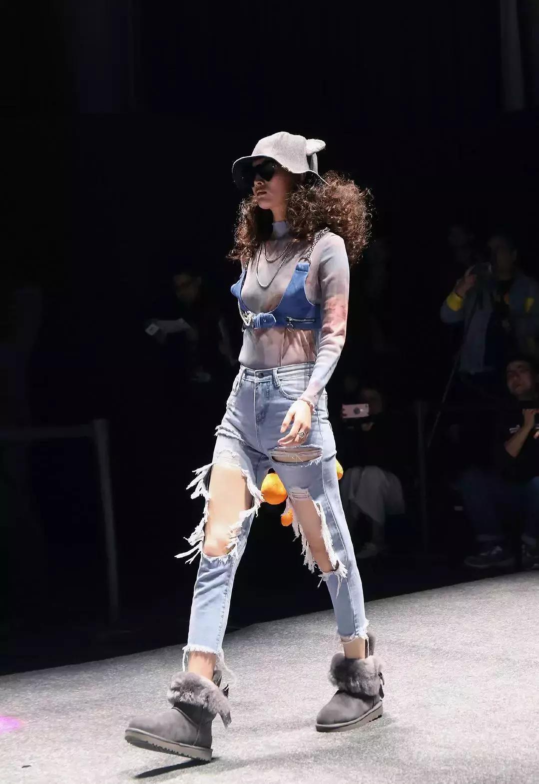 雪地靴怎么穿好看,雪地靴搭配技巧和方法