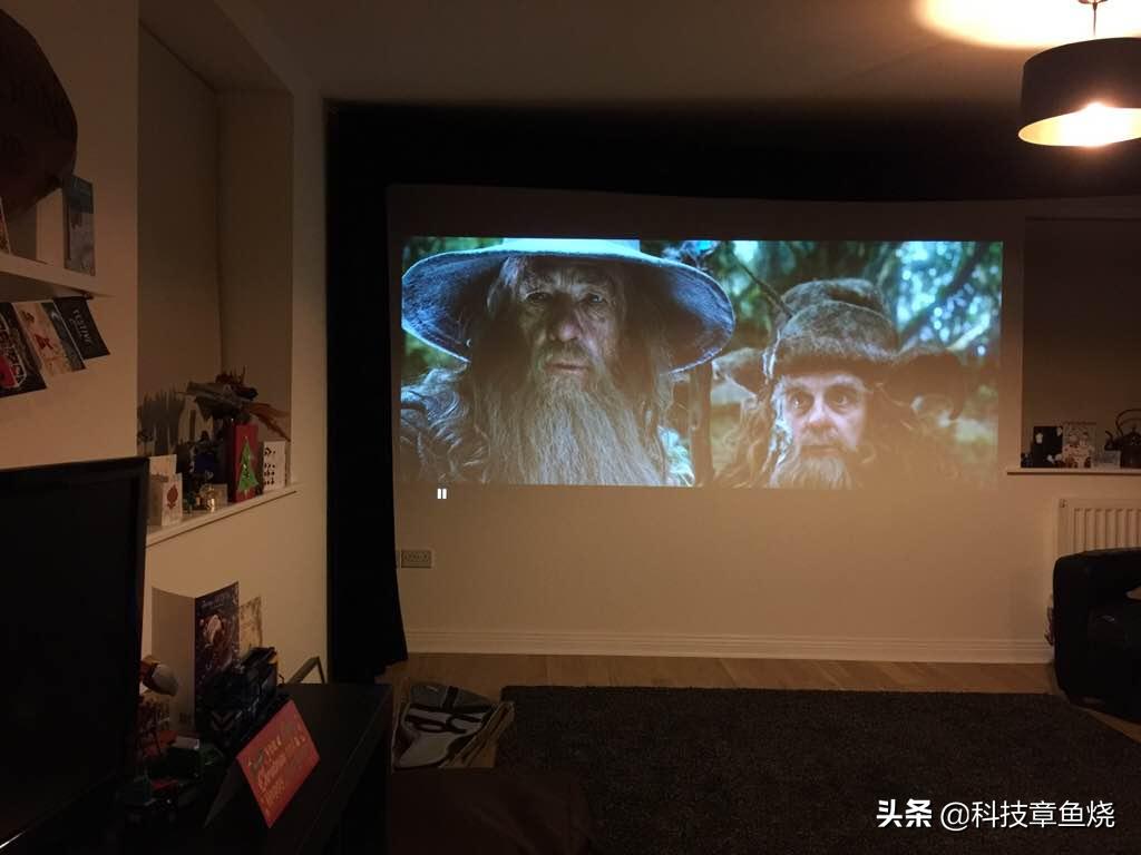 光有一台好投影就够了？不，幕布选择也有门道