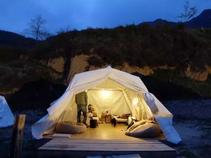 有一个地方，只有我们知道，此生不来会有遗憾仙境般的浮云牧场