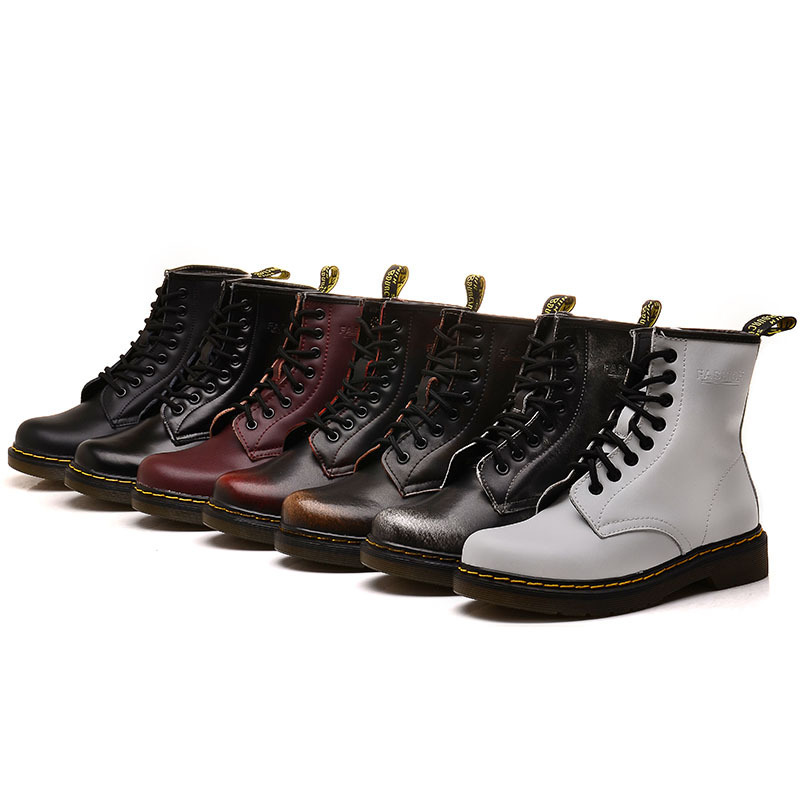 马丁靴这样穿既美又飒还显腿长,腿短腿粗的人冬天咋搭马丁靴