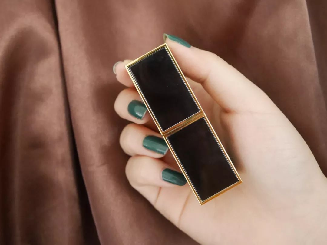 跟着“口红一哥”李佳琦下的单,翻车是常有的事,理智购物要紧记