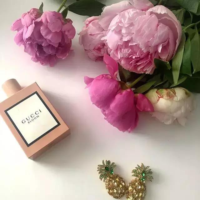 香奈儿蔚蓝香水淡香好还是浓香好,适合夏天香水持久淡香