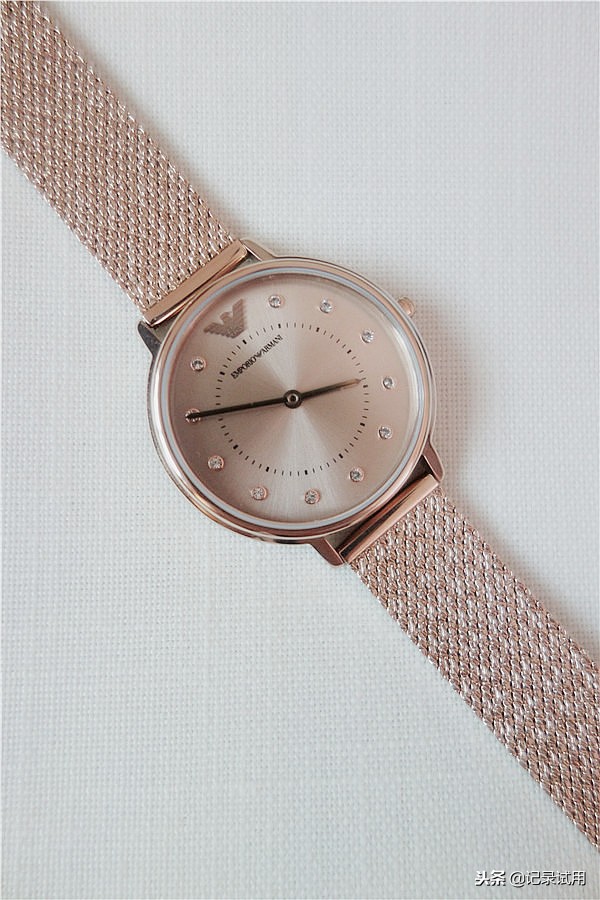dw跟阿玛尼手表哪个更值得买,dw跟阿玛尼手表哪个更好点