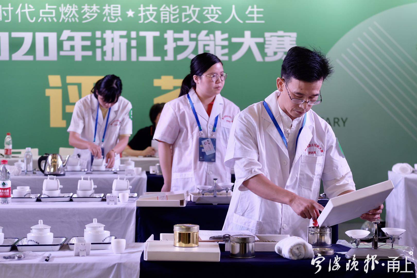 桥下拉吊环比赛直播,桥吊比武视频