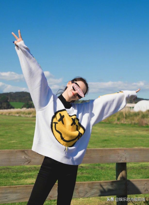 戚薇和老公接吻照片,戚薇和比自己小的男生吻戏