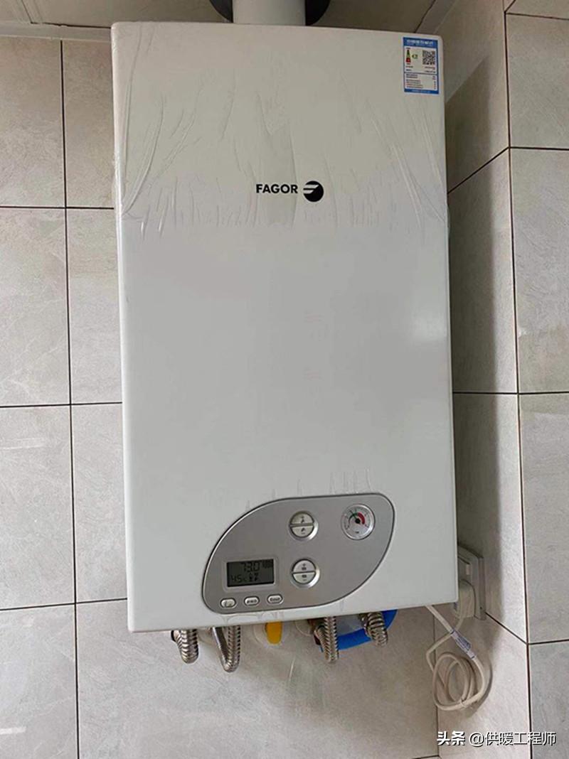 天气渐冷明装暖气片,适时调整供暖温度