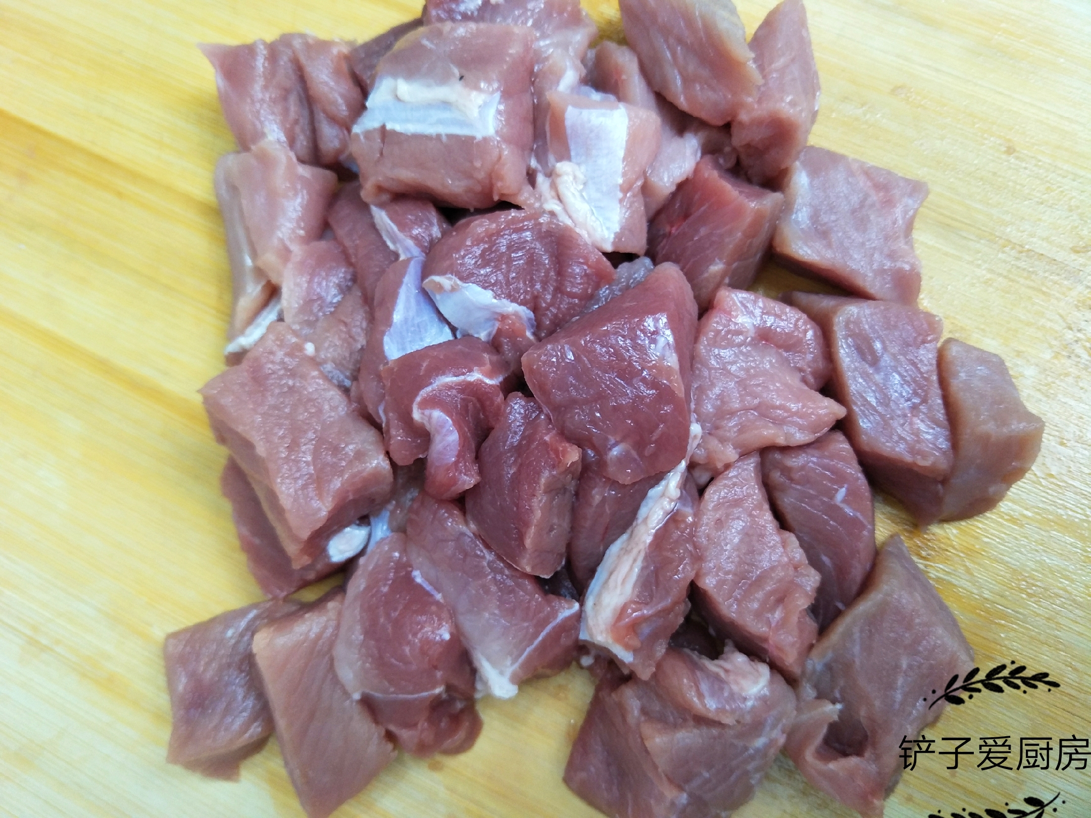 炖肉怎样不会柴,家常炖肉的正确方法和步骤