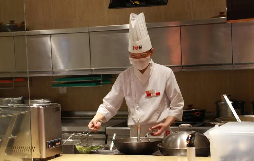 餐饮业遇到挑剔的客人该如何处理,面对如此困境餐饮人该如何破局呢