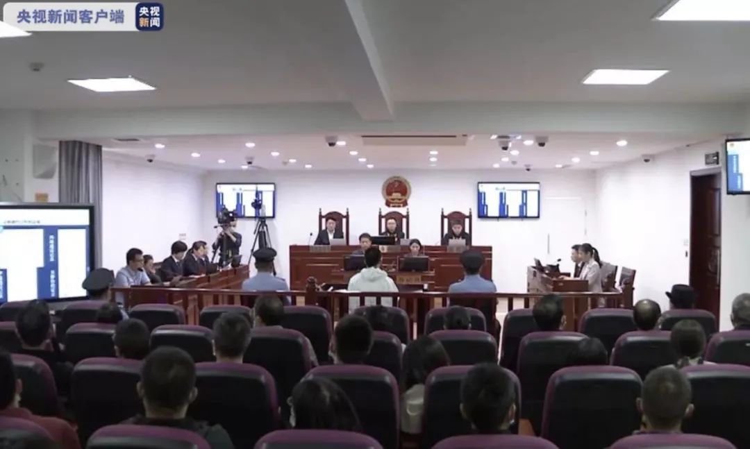 法治热点早知道女大学生遭性侵 (网传男子直播间性侵初一女生)