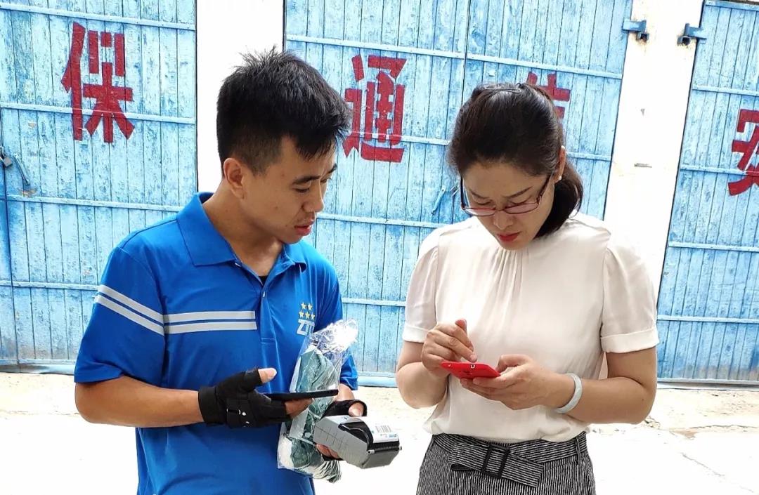 五星快递员收入 (快递员月入过万一天要送几个小时)