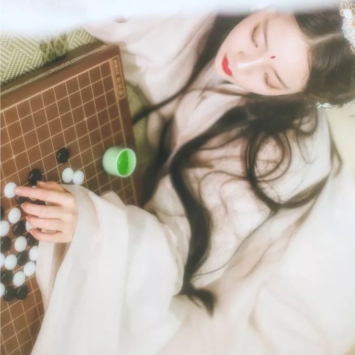 不染世俗的古风女头真人,有意境古风女头真人版