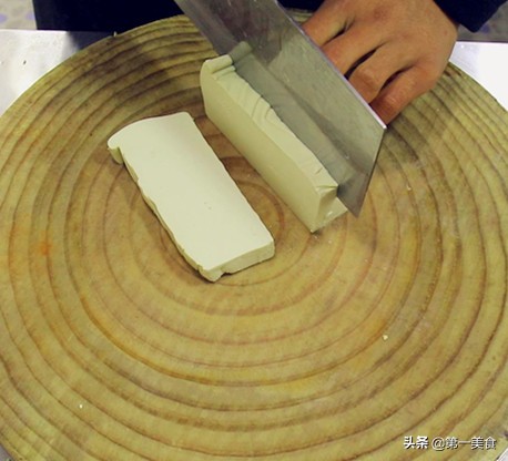 麻婆豆腐勾芡跟不勾芡哪个更好吃,麻婆豆腐炒菜勾芡技巧教学