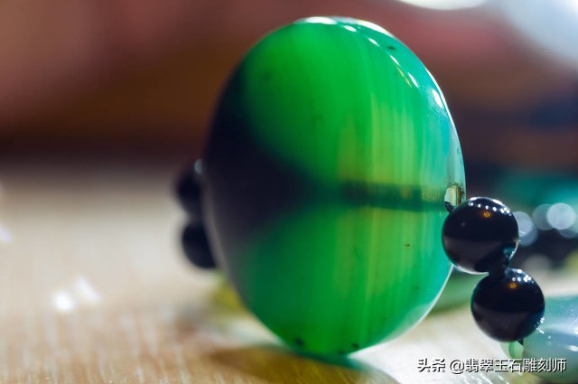 大学生暑假打工给爸妈买礼物,大学生打工赚钱给父母买礼物