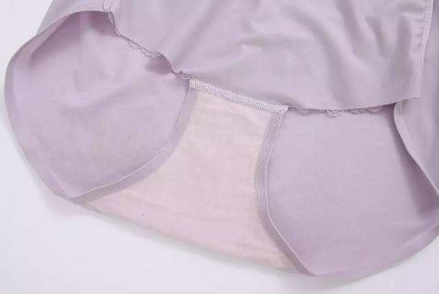 小女孩的裤子怎么配颜色好看,小女孩裤有什么颜色