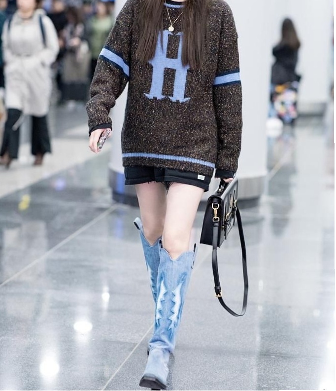 宋妍霏个性造型随性而动,宋妍霏的颜值还是挺高的