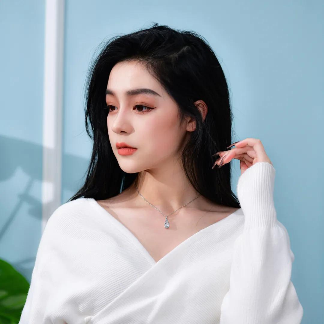 喜欢海蓝色五行喜什么,喜欢海蓝之谜